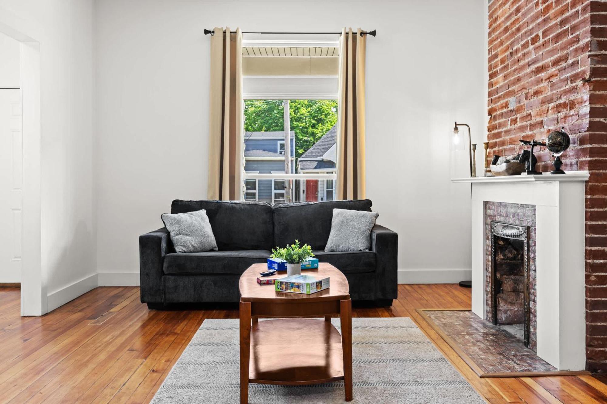 Cozy 2-floor 5br 3ba 2 Kitchens Backyard Louisville