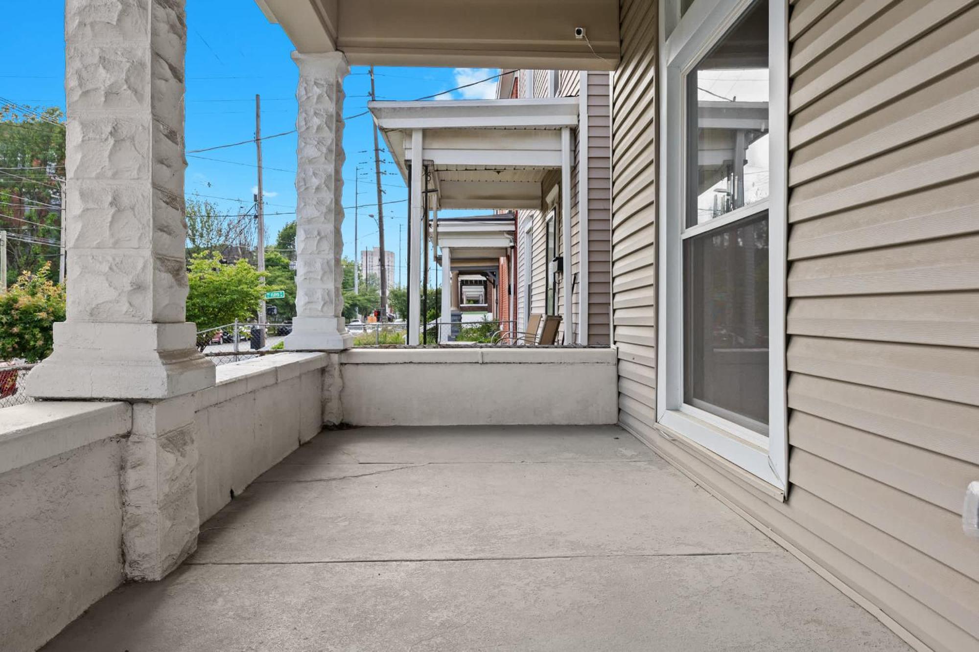 Cozy 2-floor 5br 3ba 2 Kitchens Backyard