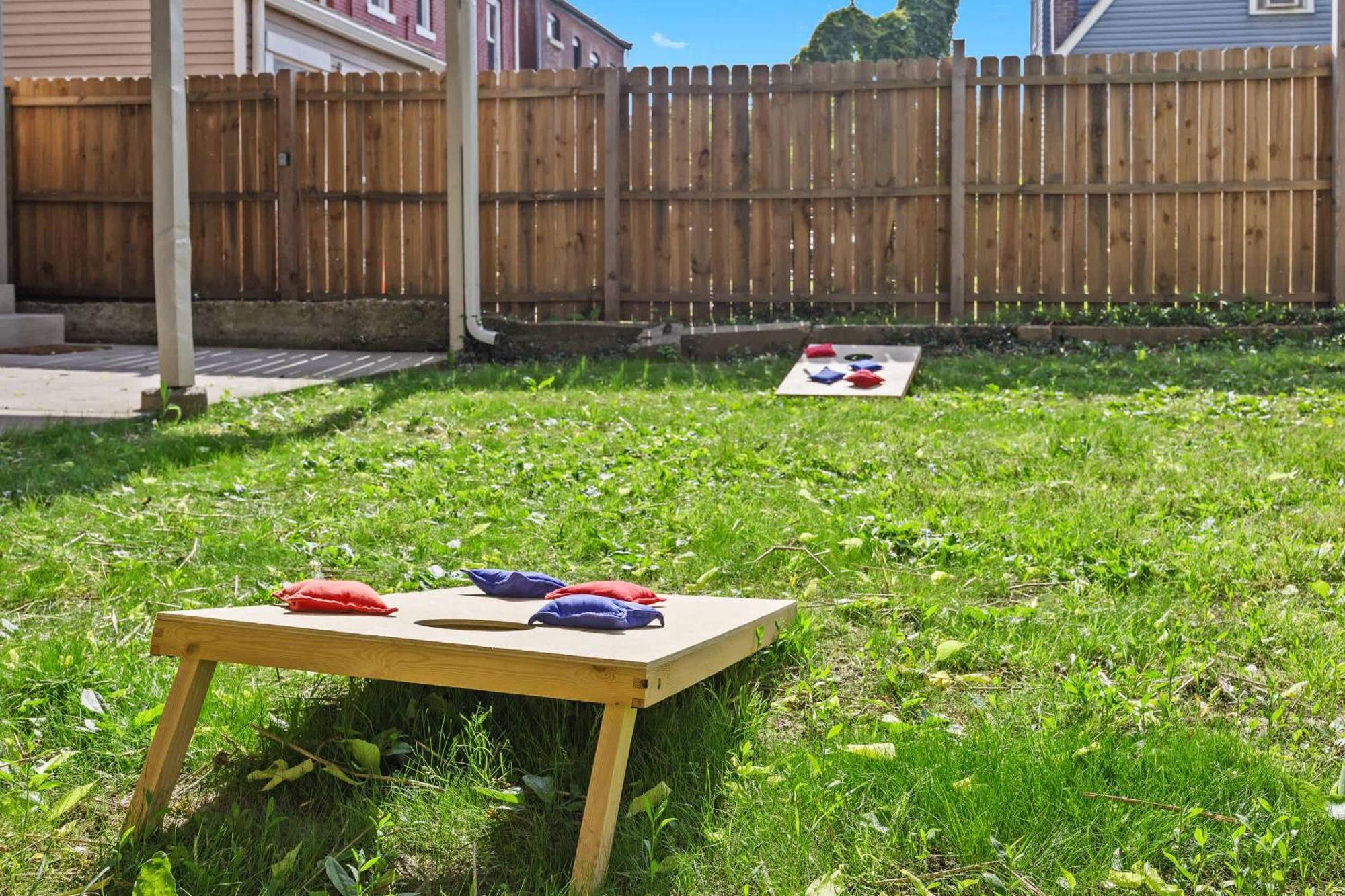 Cozy 2-floor 5br 3ba 2 Kitchens Backyard Louisville