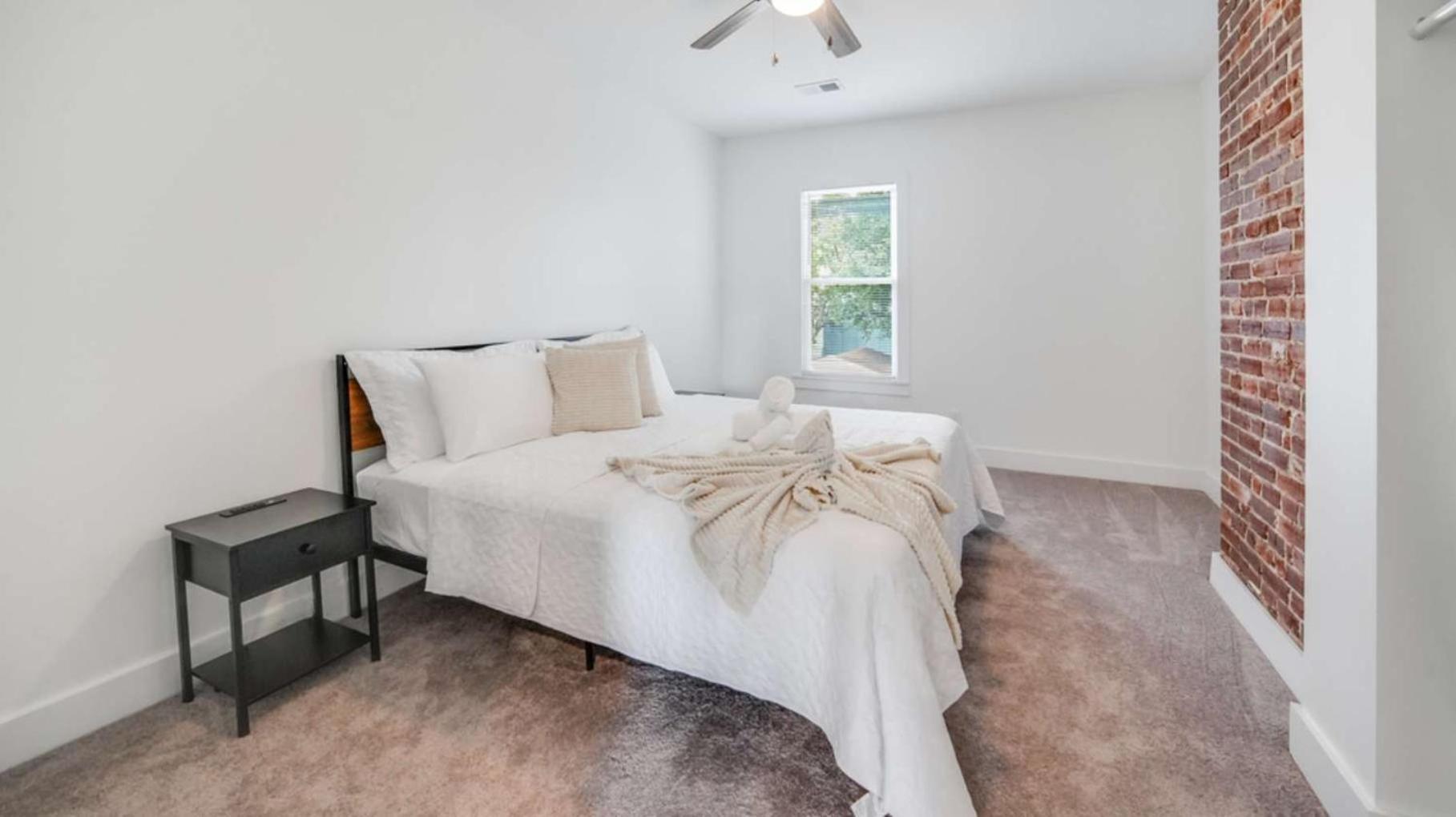 Cozy 2-floor 5br 3ba 2 Kitchens Backyard *